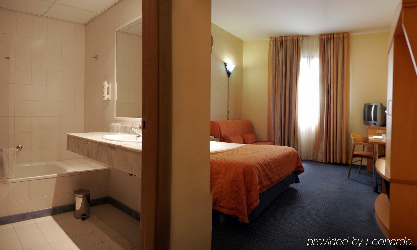Hotel Express San Sebastian De Reyes, An Ihg 2*
